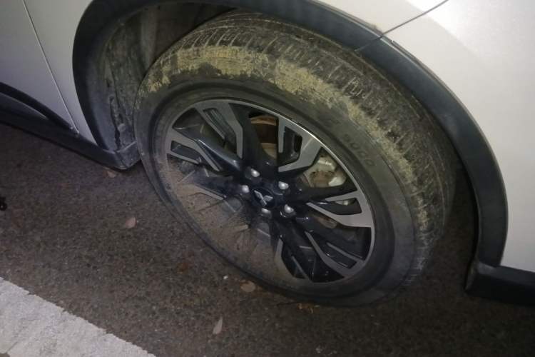Used Mitsubishi Outlander 2019 2.4L 4x4 Zhi Xiang Edition 7 Seats China V Emission Standard Right Front Wheel Hub