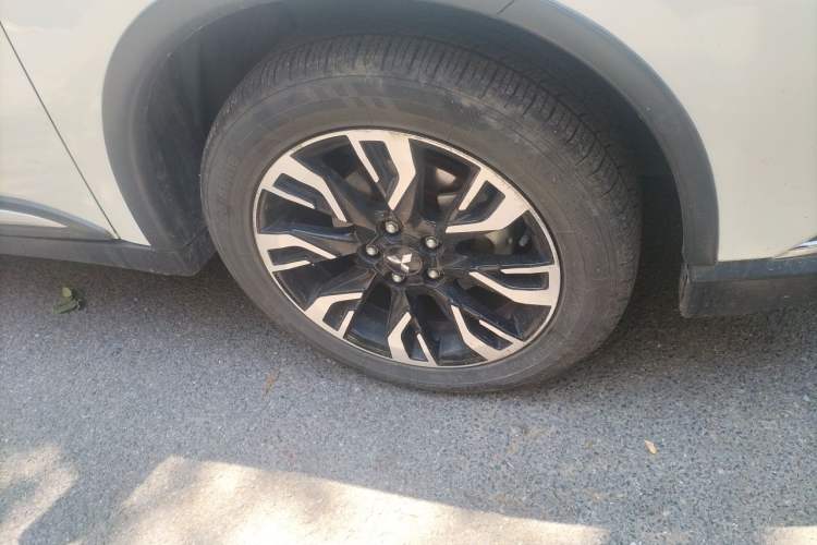 Used Mitsubishi Outlander 2019 2.0L Two-Wheel Drive Comfort Edition 5 Seats China V Standard Right Front Wheel Hub