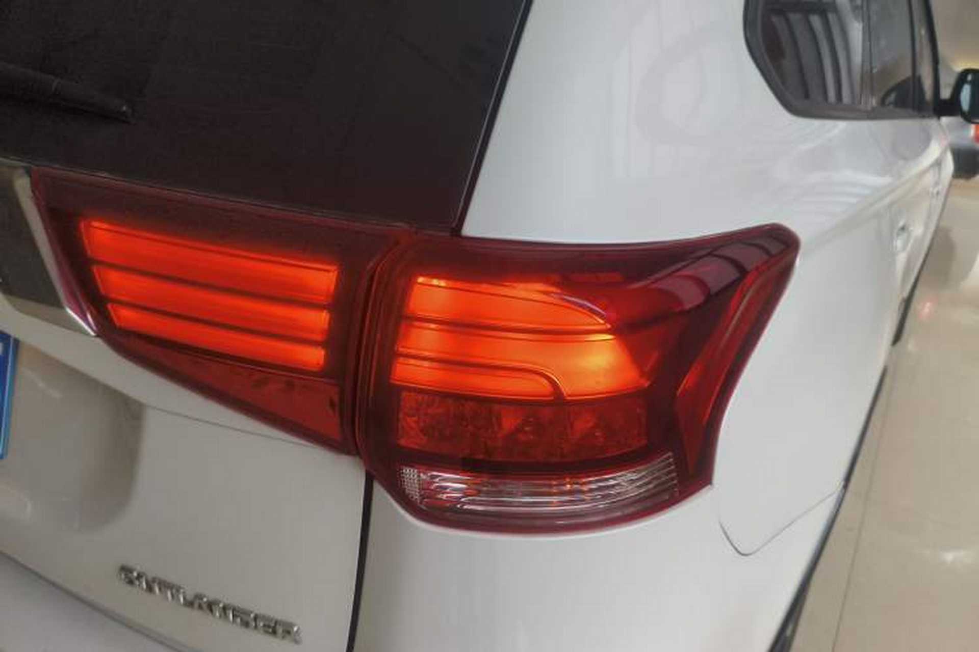 Used Mitsubishi Outlander 2019 2.0L Two-Wheel Drive Comfort Edition 5 Seats China V Standard Right Rear Taillight