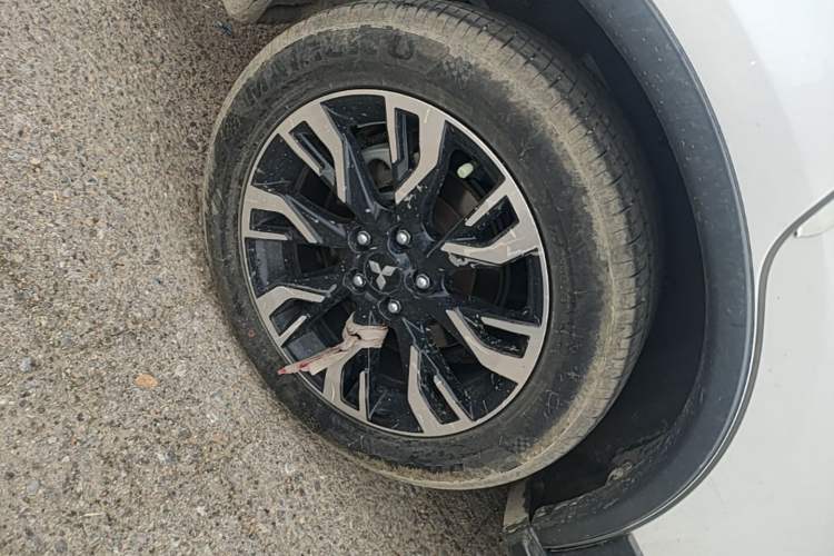 Used Mitsubishi Outlander 2019 2.4L 4x4 Zhi Xiang Edition 5 Seats China VI Standard Right Rear Wheel Hub