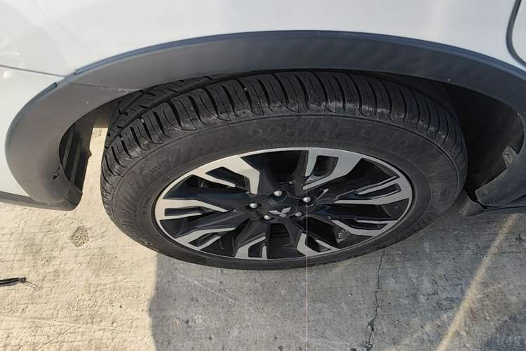 Used Mitsubishi Outlander 2019 2.0L Two-Wheel Drive Comfort Edition 5 Seats China VI Standard Right Rear Wheel Hub
