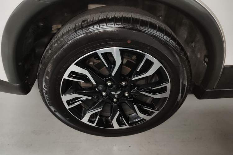 Used Mitsubishi Outlander 2019 2.0L Two-Wheel Drive Comfort Edition 5 Seats China VI Standard Right Rear Wheel Hub