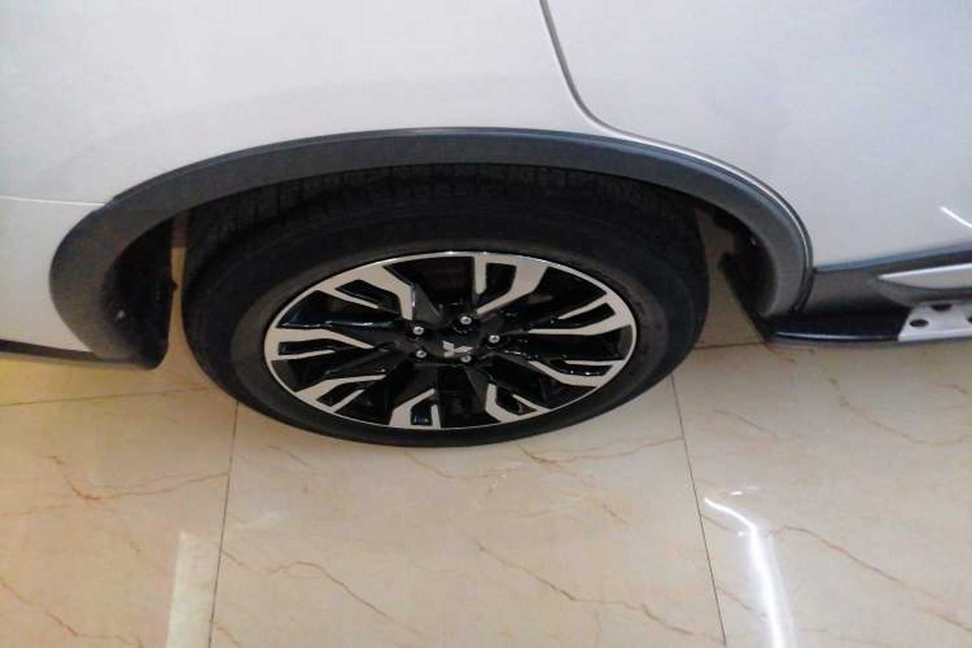 Used Mitsubishi Outlander 2019 2.0L Two-Wheel Drive Comfort Edition 7-Seater China VI Standard Right Rear Wheel Hub