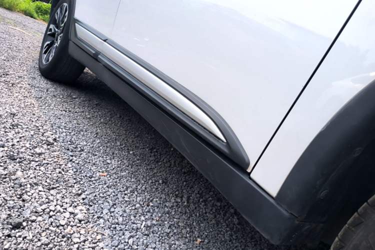 Used Mitsubishi Outlander 2019 2.0L Two-Wheel Drive Comfort Edition 5 Seats China VI Standard Right Side Sill