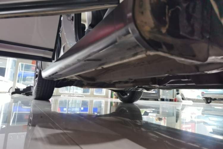 Used Mitsubishi Outlander 2019 2.0L Two-Wheel Drive Comfort Edition 7-Seater China VI Standard Right Side Sill
