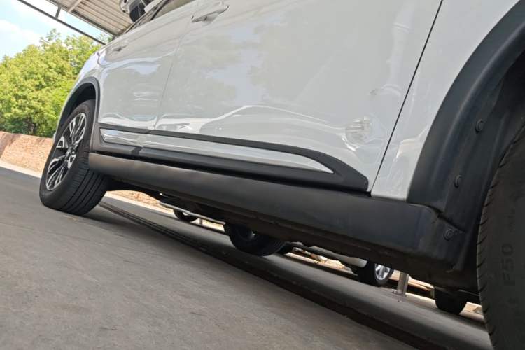 Used Mitsubishi Outlander 2019 2.0L Two-Wheel Drive Comfort Edition 5 Seats China V Standard Right Side Sill
