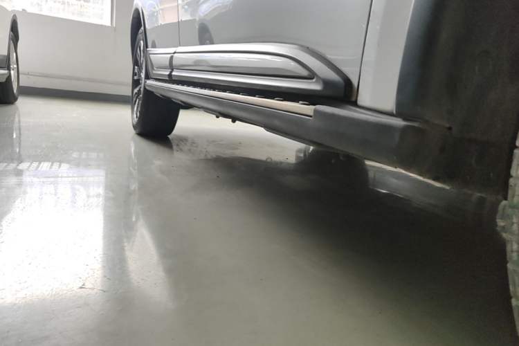 Used Mitsubishi Outlander 2019 2.0L Two-Wheel Drive Comfort Edition 7-Seater China VI Standard Right Side Sill