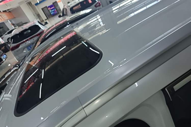 Used Mitsubishi Outlander 2019 2.4L 4x4 Zhi Xiang Edition 5 Seats China V Emission Standard Roof