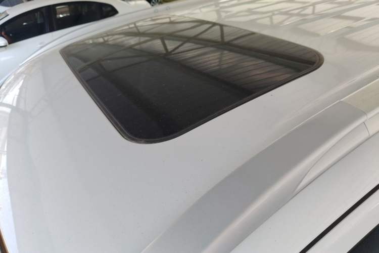 Used Mitsubishi Outlander 2019 2.4L 4x4 Zhi Xiang Edition 7 Seats China V Emission Standard Roof