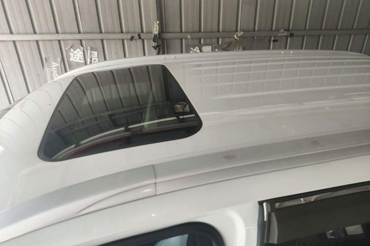Used Mitsubishi Outlander 2019 2.4L 4x4 Zhi Xiang Edition 7 Seats China VI Standard Roof