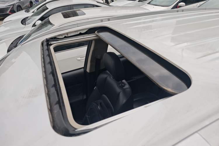 Used Mitsubishi Outlander 2019 2.0L Two-Wheel Drive Comfort Edition 5 Seats China VI Standard Roof