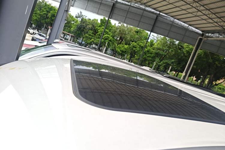 Used Mitsubishi Outlander 2019 2.4L 4x4 Zhi Xiang Edition 5 Seats China V Emission Standard Roof