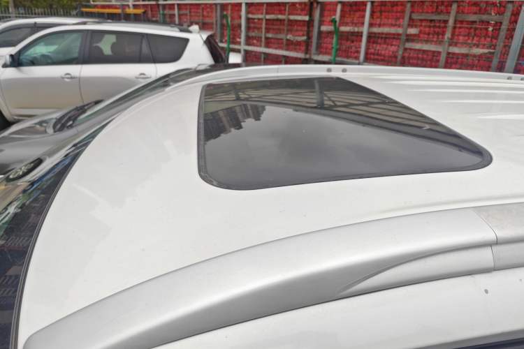 Used Mitsubishi Outlander 2019 2.4L 4x4 Zhi Xiang Edition 7 Seats China VI Standard Roof