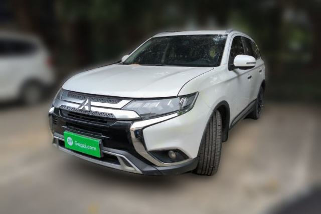 Used Mitsubishi Outlander 2019 2.4L 4x4 Zhi Xiang Edition 7 Seats China VI Standard