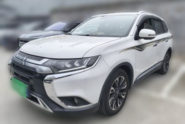 Used Mitsubishi Outlander 2019 2.4L 4x4 Zhi Xiang Edition 5 Seats China V Emission Standard