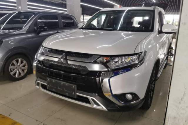 Used Mitsubishi Outlander 2019 2.0L Two-Wheel Drive Comfort Edition 5 Seats China V Standard