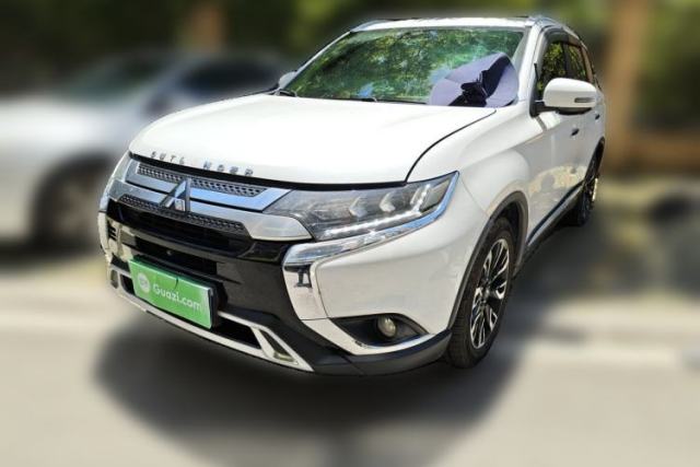 Used Mitsubishi Outlander 2019 2.4L 4x4 Zhi Xiang Edition 5 Seats China V Emission Standard