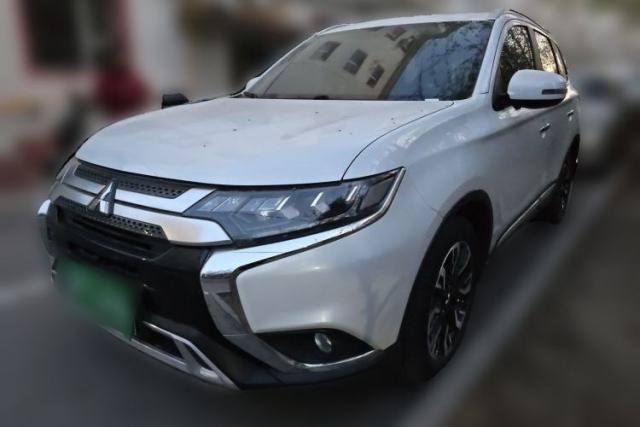 Used Mitsubishi Outlander 2019 2.4L 4x4 Zhi Xiang Edition 5 Seats China VI Standard