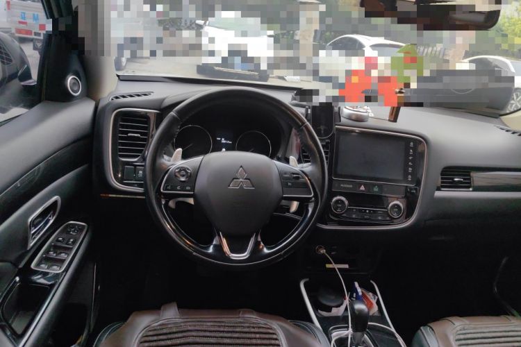 Used Mitsubishi Outlander 2019 2.4L 4x4 Zhi Xiang Edition 5 Seats China VI Standard Steering Wheel