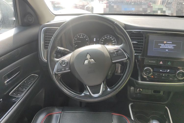 Used Mitsubishi Outlander 2019 2.0L Two-Wheel Drive Comfort Edition 5 Seats China V Standard Steering Wheel