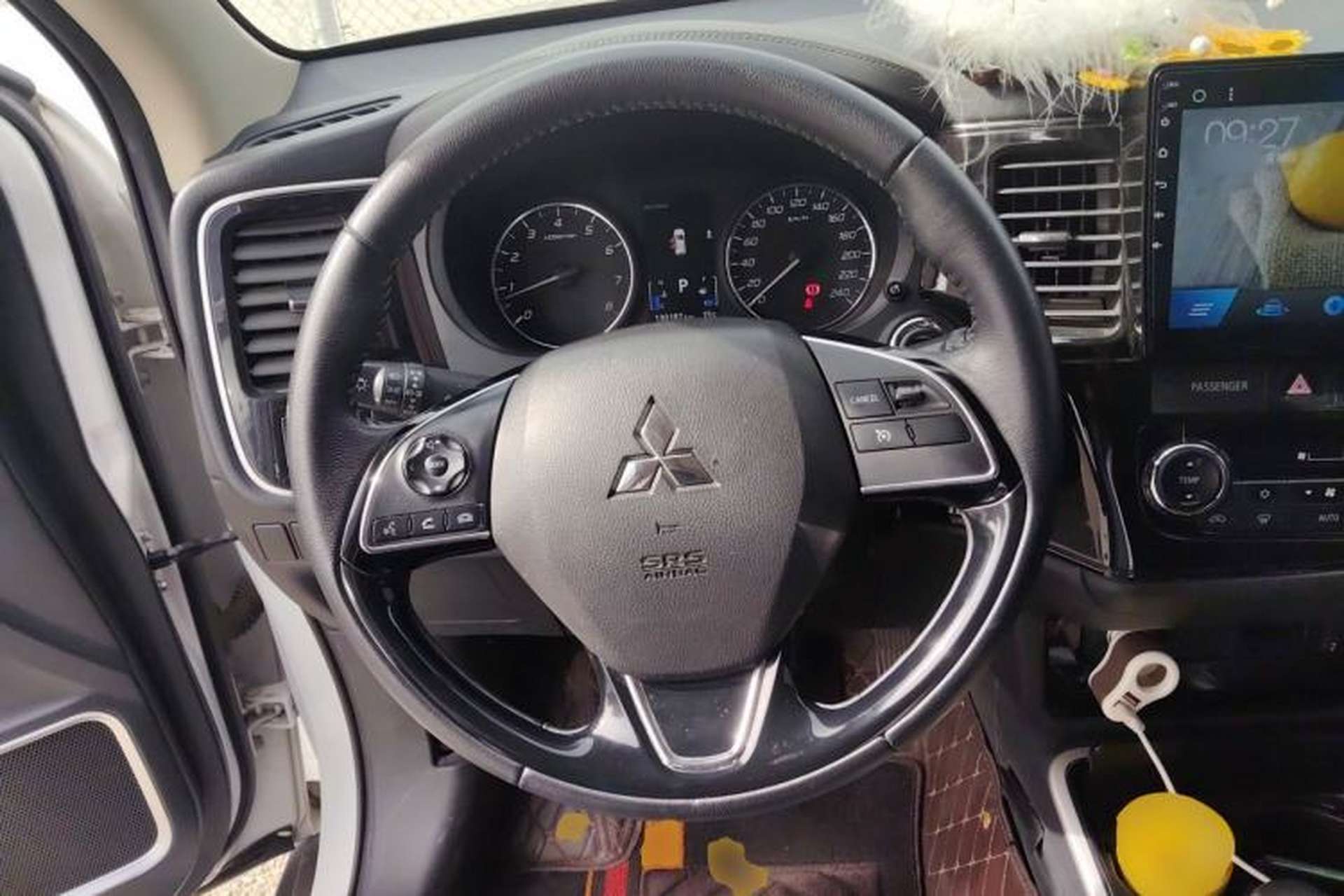 Used Mitsubishi Outlander 2019 2.0L Two-Wheel Drive Comfort Edition 7 Seats China V Emission Standard Steering Wheel
