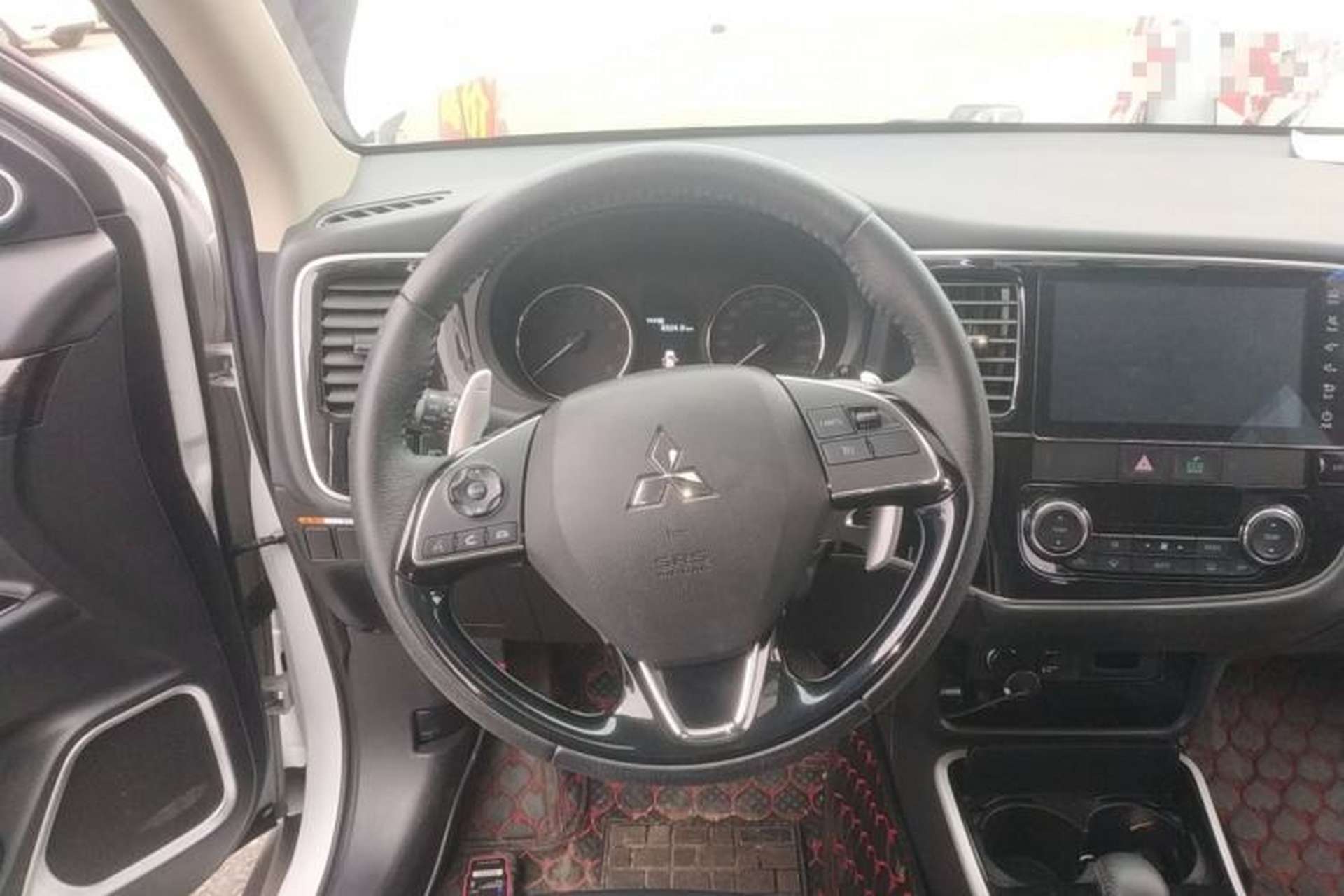 Used Mitsubishi Outlander 2019 2.4L 4x4 Zhi Xiang Edition 5 Seats China V Emission Standard Steering Wheel