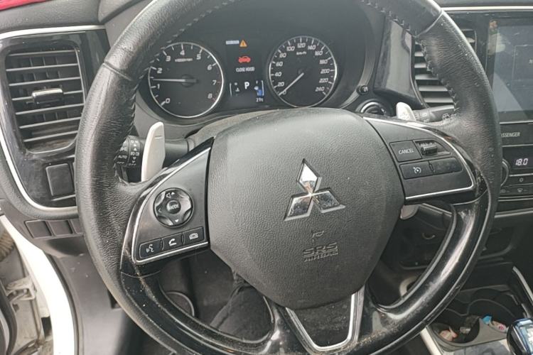 Used Mitsubishi Outlander 2019 2.4L 4x4 Zhi Xiang Edition 5 Seats China VI Standard Steering Wheel