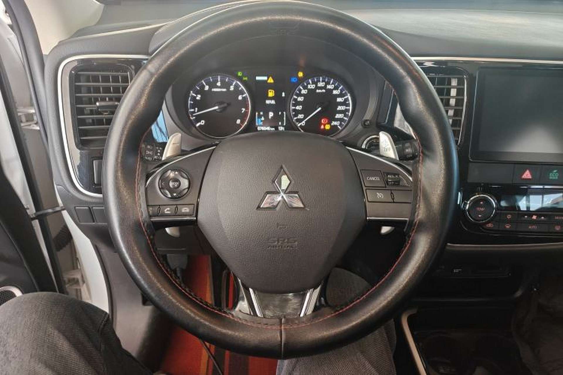 Used Mitsubishi Outlander 2019 2.4L 4x4 Zhi Xiang Edition 5 Seats China VI Standard Steering Wheel