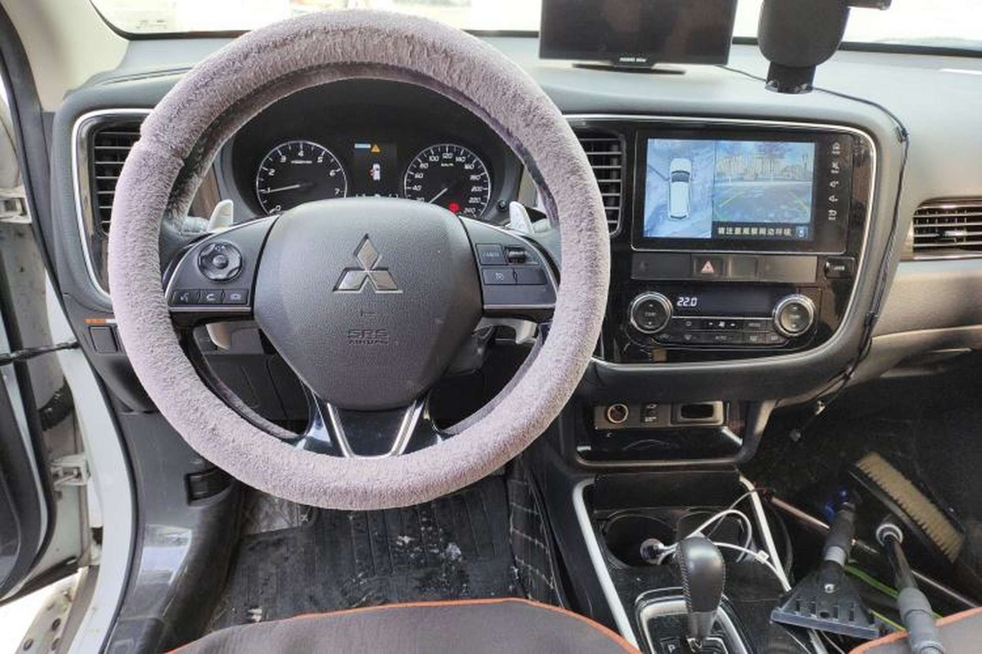 Used Mitsubishi Outlander 2019 2.4L 4x4 Zhi Xiang Edition 5 Seats China VI Standard Steering Wheel