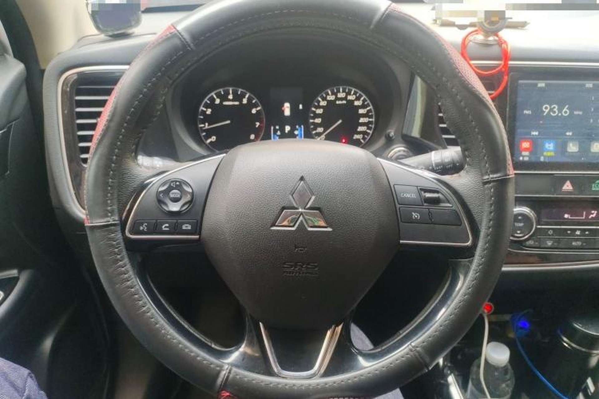 Used Mitsubishi Outlander 2019 2.0L Two-Wheel Drive Comfort Edition 7-Seater China VI Standard Steering Wheel