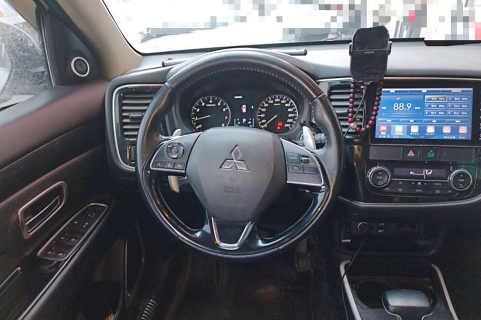 Used Mitsubishi Outlander 2019 2.4L 4x4 Zhi Xiang Edition 5 Seats China V Emission Standard Steering Wheel