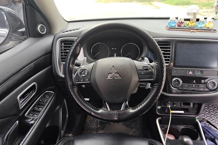 Used Mitsubishi Outlander 2019 2.4L 4x4 Zhi Xiang Edition 7 Seats China VI Standard Steering Wheel