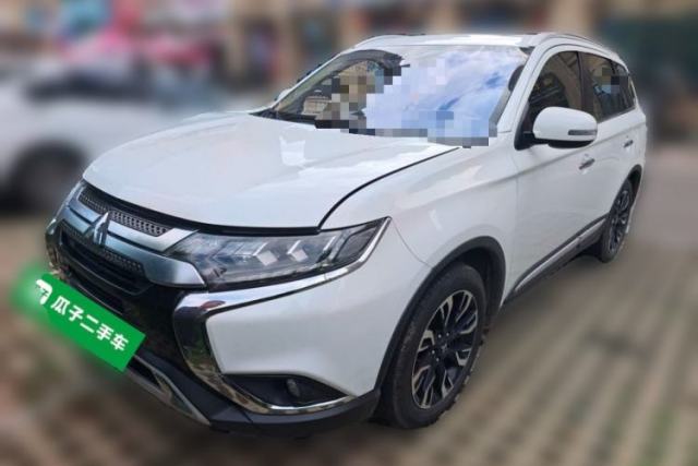Used Mitsubishi Outlander 2019 2.4L Two-Wheel Drive ZhiXing Version 5 Seats China V Emission Standard