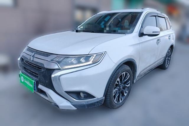 Used Mitsubishi Outlander 2019 2.4L 4x4 Zhi Xiang Edition 5 Seats China V Emission Standard