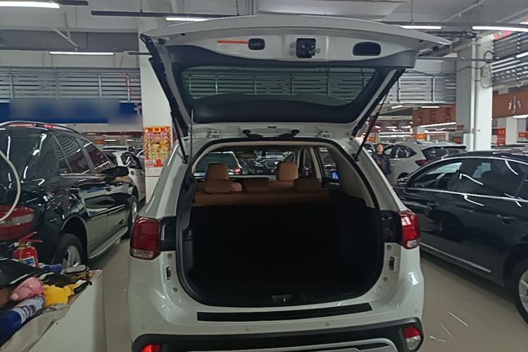 Used Mitsubishi Outlander 2019 2.4L 4x4 Zhi Xiang Edition 5 Seats China V Emission Standard Trunk
