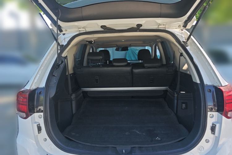 Used Mitsubishi Outlander 2019 2.4L 4x4 Zhi Xiang Edition 7 Seats China V Emission Standard Trunk