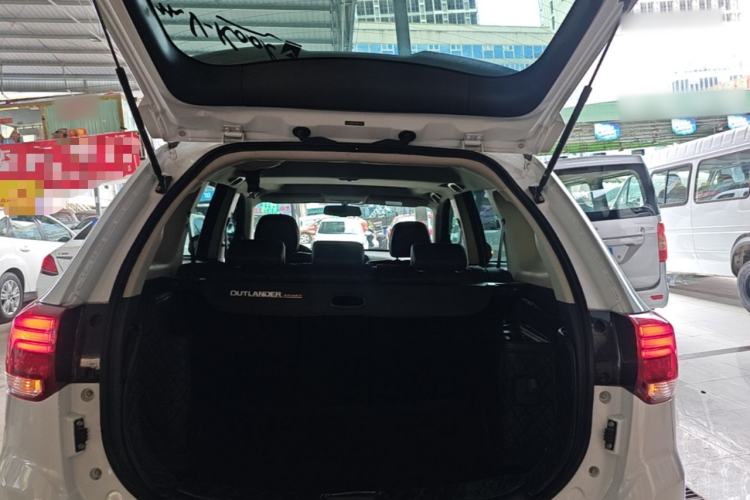 Used Mitsubishi Outlander 2019 2.0L Two-Wheel Drive Comfort Edition 5 Seats China V Standard Trunk