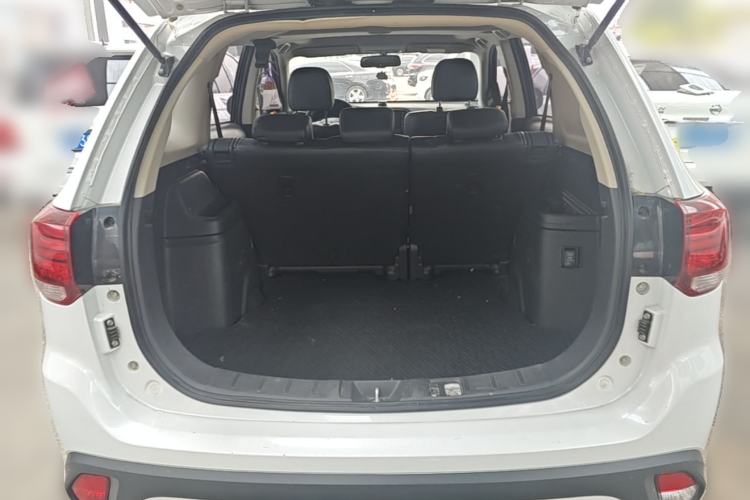 Used Mitsubishi Outlander 2019 2.0L Two-Wheel Drive Comfort Edition 5 Seats China VI Standard Trunk