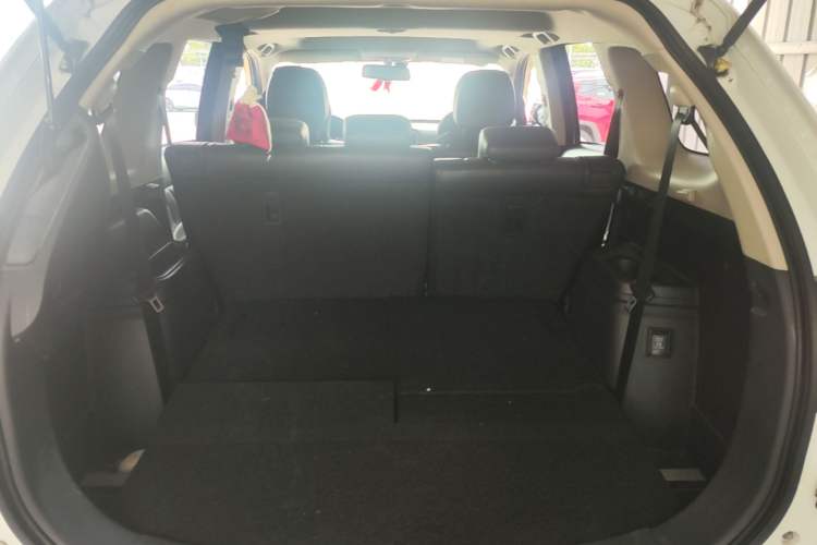 Used Mitsubishi Outlander 2019 2.4L 4x4 Zhi Xiang Edition 7 Seats China VI Standard Trunk