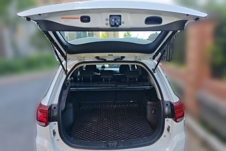 Used Mitsubishi Outlander 2019 2.4L 4x4 Zhi Xiang Edition 5 Seats China V Emission Standard Trunk