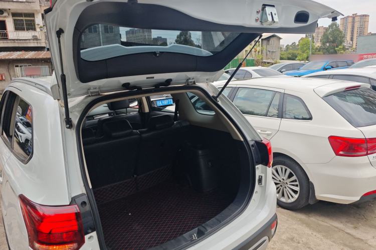 Used Mitsubishi Outlander 2019 2.0L Two-Wheel Drive Comfort Edition 5 Seats China VI Standard Trunk