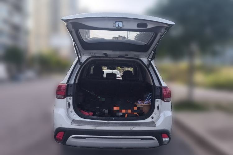 Used Mitsubishi Outlander 2019 2.0L Two-Wheel Drive Comfort Edition 5 Seats China V Standard Trunk