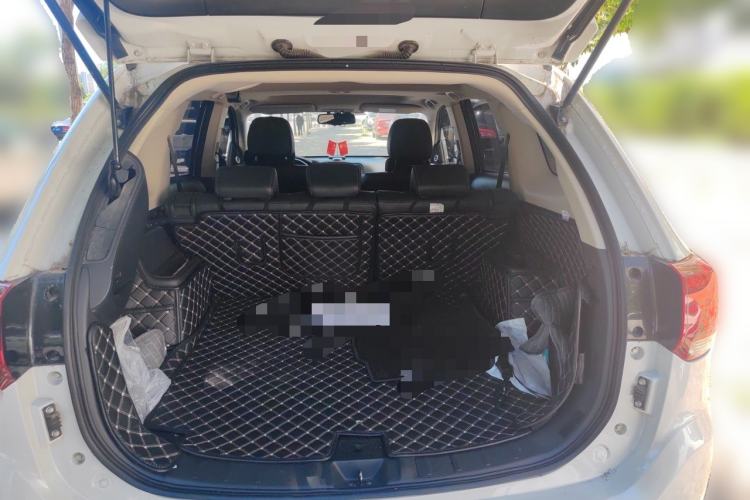 Used Mitsubishi Outlander 2019 2.4L 4x4 Zhi Xiang Edition 5 Seats China V Emission Standard Trunk