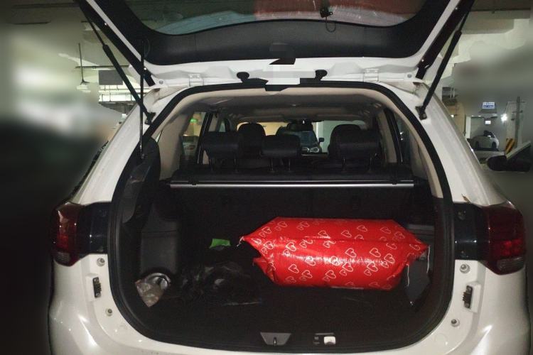 Used Mitsubishi Outlander 2019 2.4L 4x4 Zhi Xiang Edition 5 Seats China VI Standard Trunk