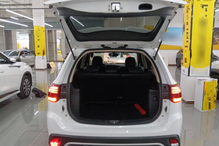 Used Mitsubishi Outlander 2019 2.0L Two-Wheel Drive Comfort Edition 5 Seats China VI Standard Trunk