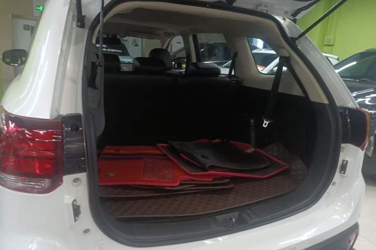 Used Mitsubishi Outlander 2019 2.4L 4x4 Zhi Xiang Edition 7 Seats China VI Standard Trunk