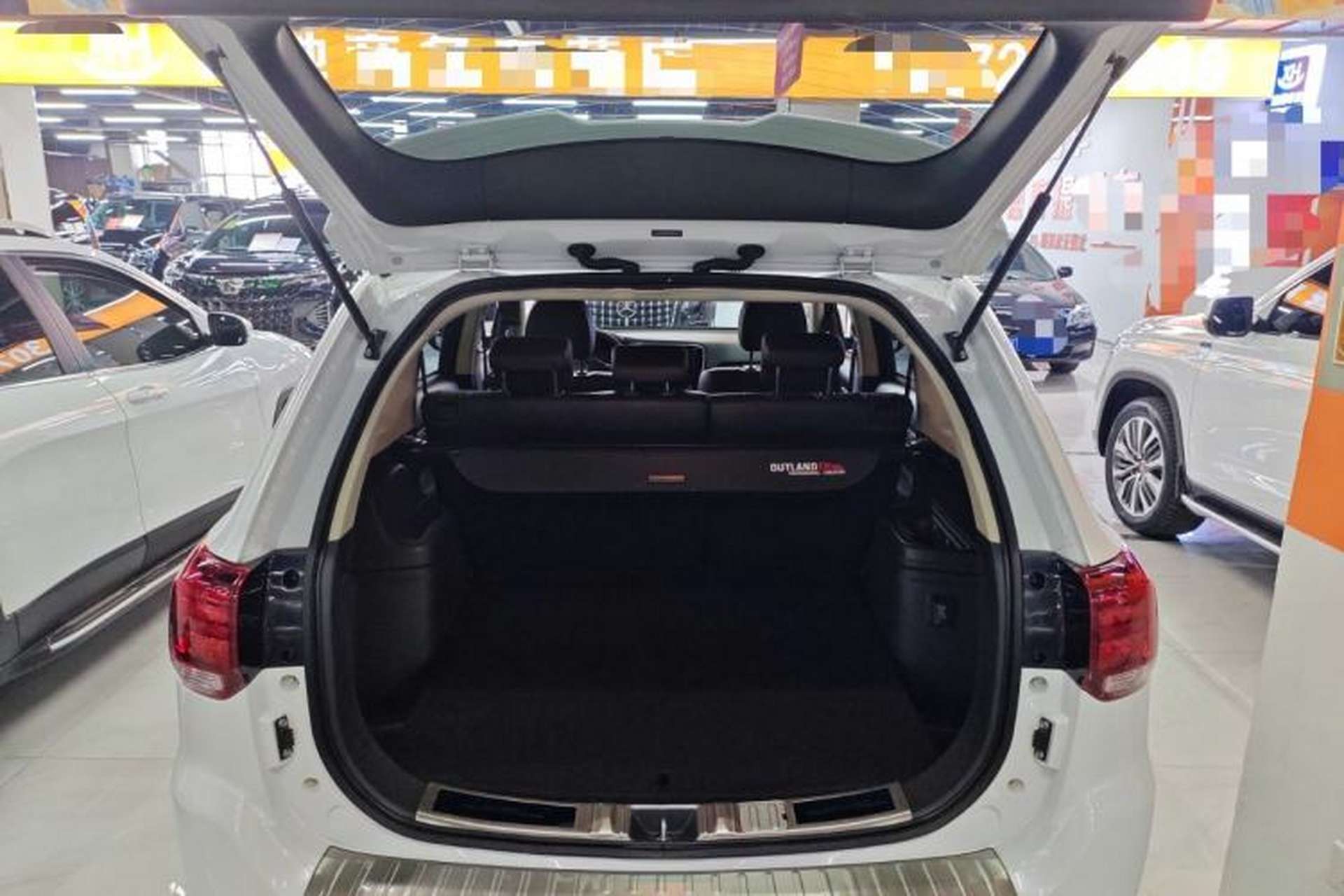 Used Mitsubishi Outlander 2019 2.0L Two-Wheel Drive Comfort Edition 5 Seats China VI Standard Trunk