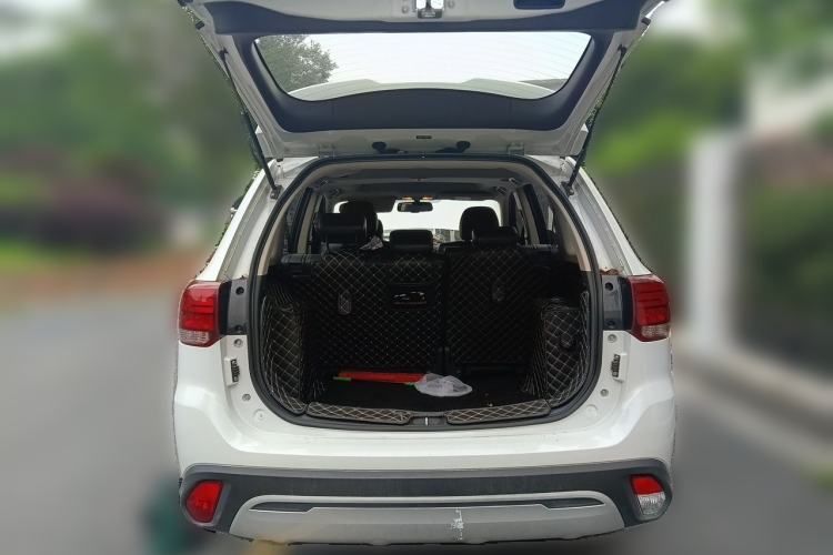 Used Mitsubishi Outlander 2019 2.0L Two-Wheel Drive Comfort Edition 5 Seats China V Standard Trunk
