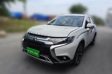 Used Mitsubishi Outlander 2019 2.4L 4x4 Zhi Xiang Edition 7 Seats China VI Standard