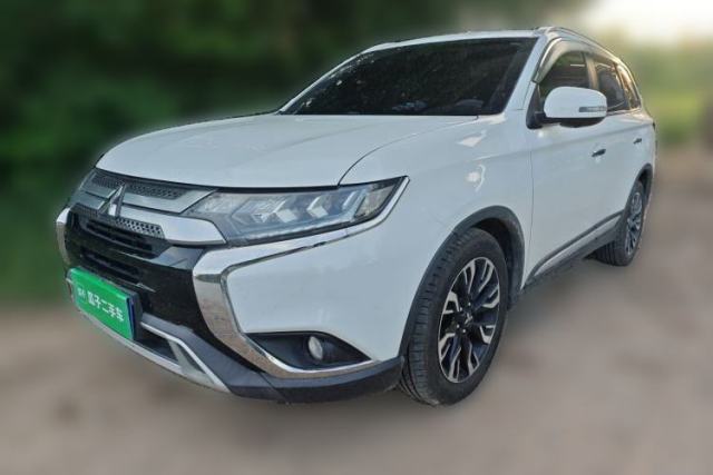 Used Mitsubishi Outlander 2019 2.4L 4x4 Zhi Xiang Edition 7 Seats China VI Standard